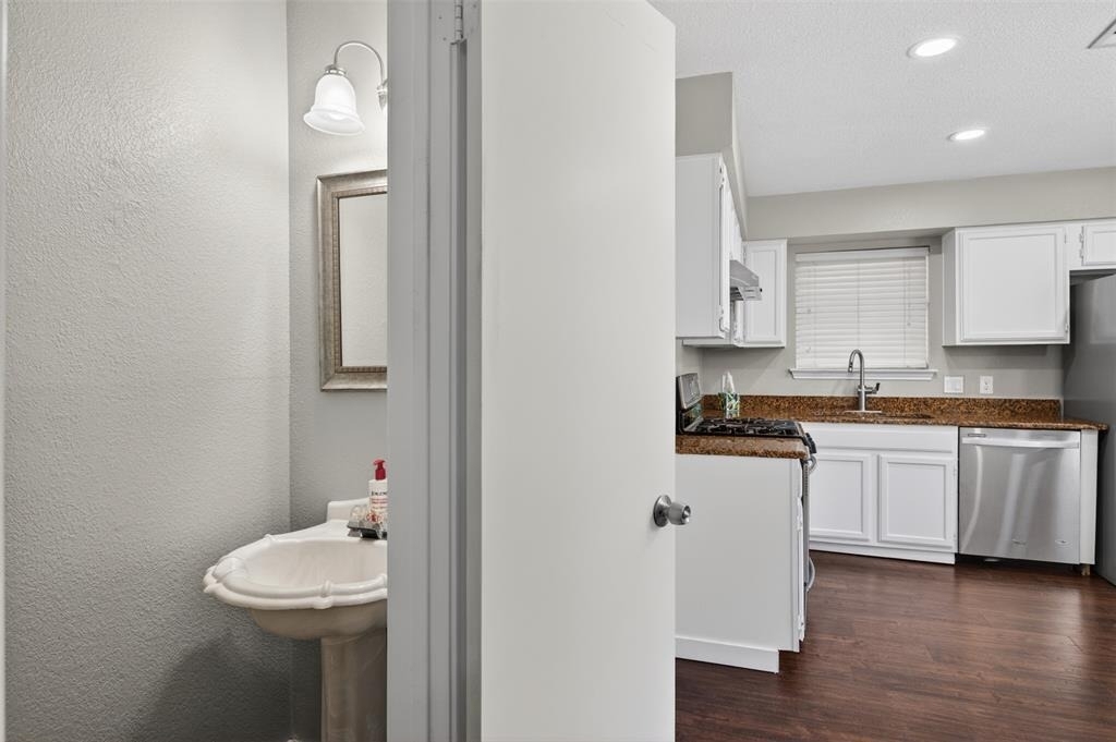 7601 Windrush Dr - Photo 11