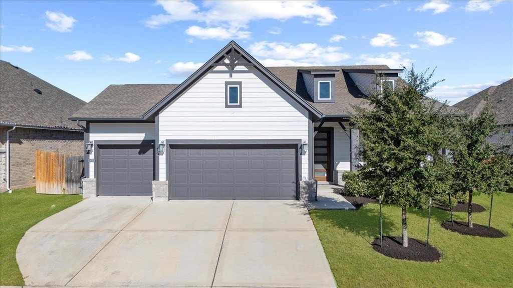 908 Knowles Dr - Photo 0