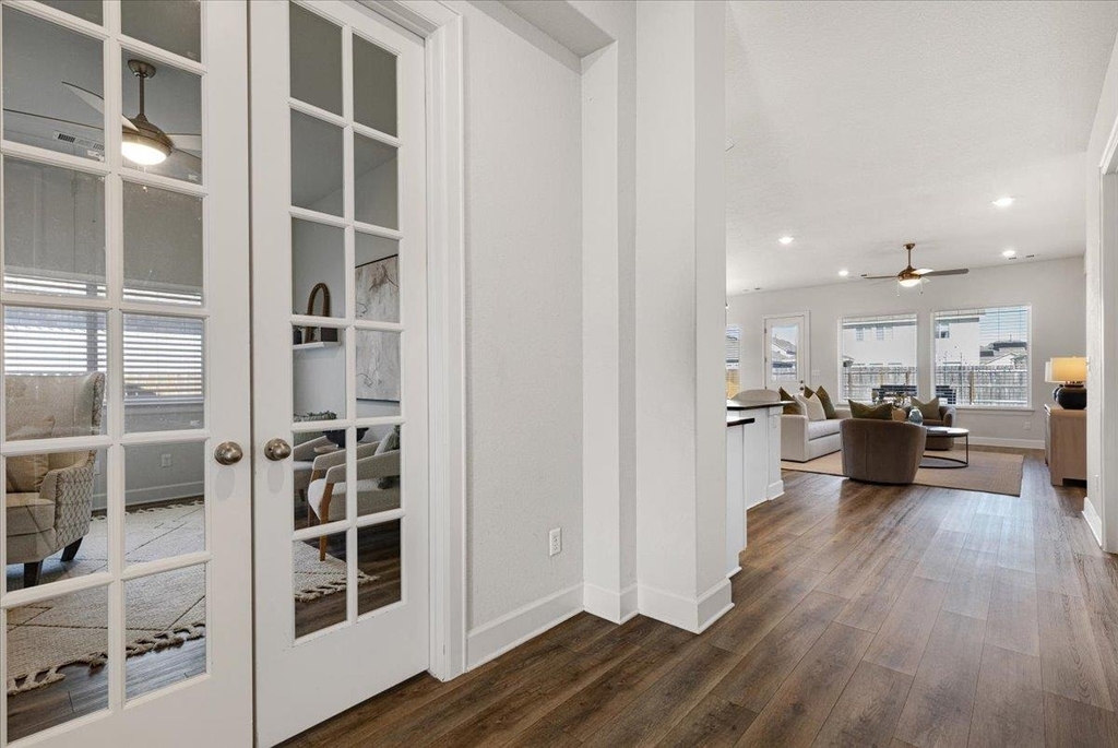 908 Knowles Dr - Photo 10