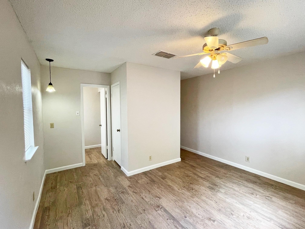 906 Acorn Oaks Dr - Photo 7