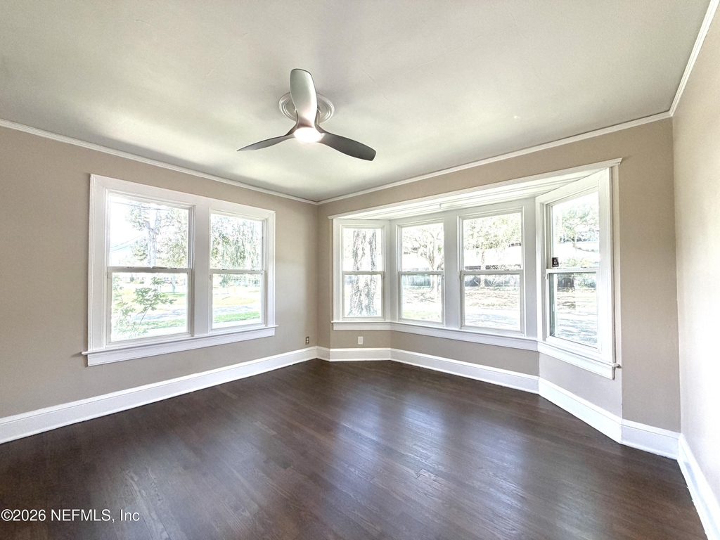 1407 Belmonte Avenue - Photo 2