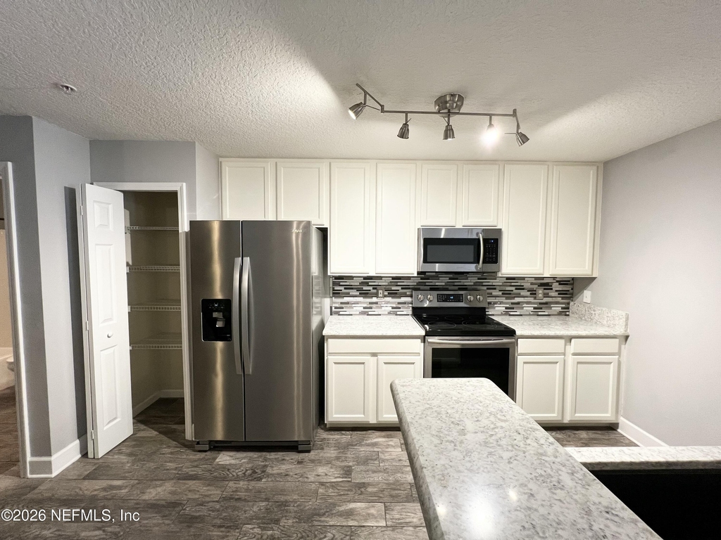 7058 Snowy Canyon Drive - Photo 3