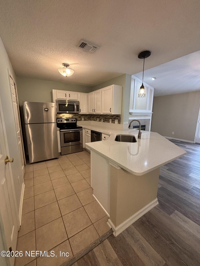13727 Richmond Park Drive - Photo 12