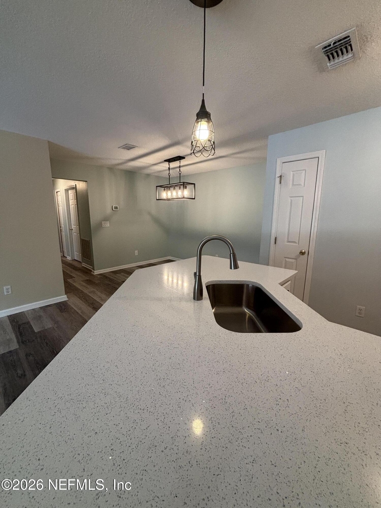 13727 Richmond Park Drive - Photo 13