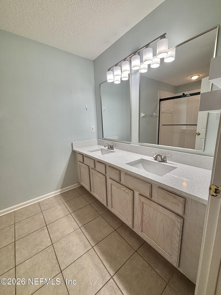 13727 Richmond Park Drive - Photo 27