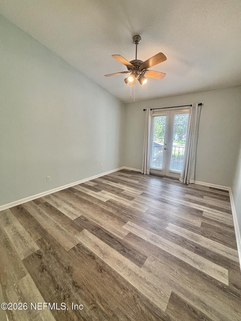 13727 Richmond Park Drive - Photo 16
