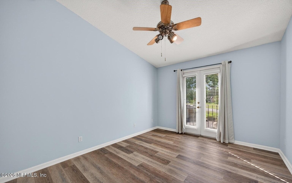 13727 Richmond Park Drive - Photo 15