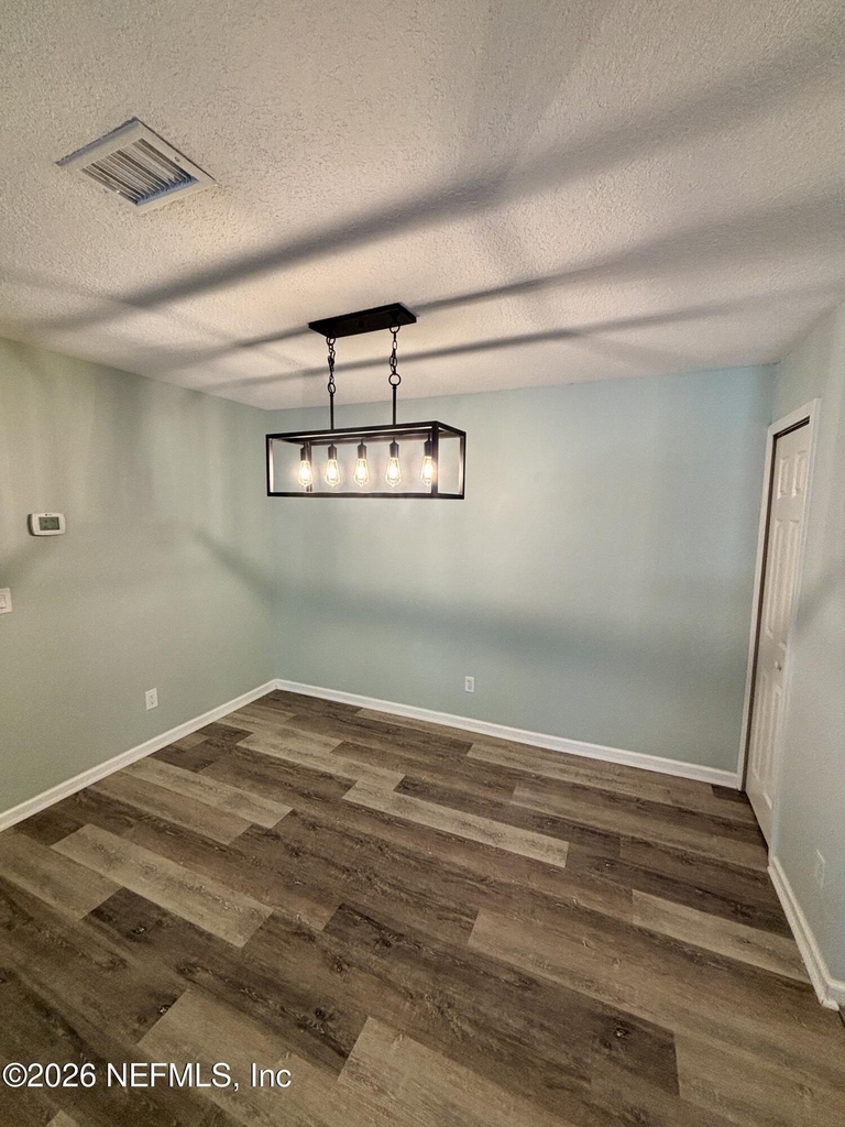 13727 Richmond Park Drive - Photo 10