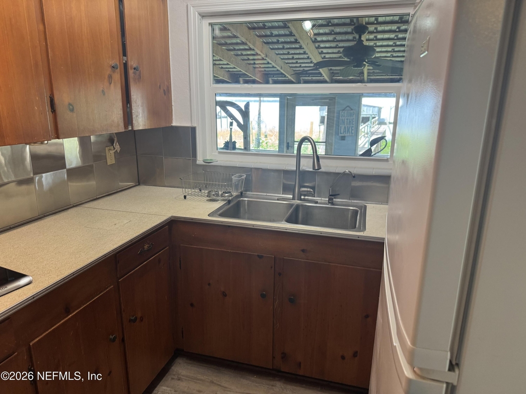 1464 Se County Road 21b - Photo 5