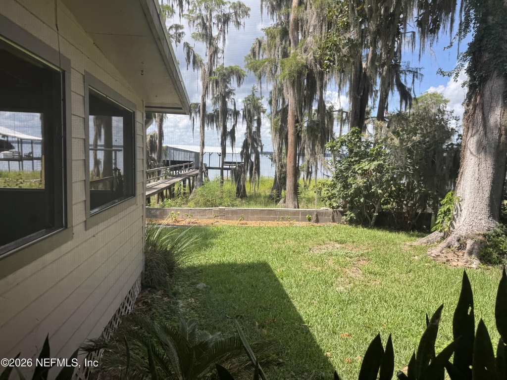 1464 Se County Road 21b - Photo 4
