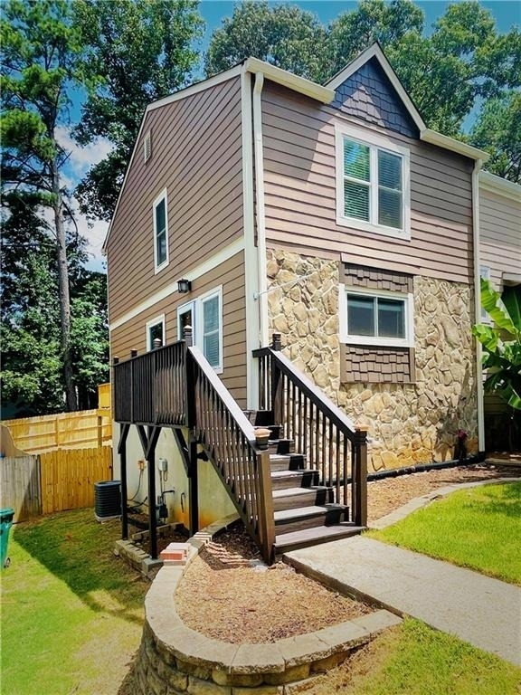 1330 Ridgecrest Lane Se - Photo 1