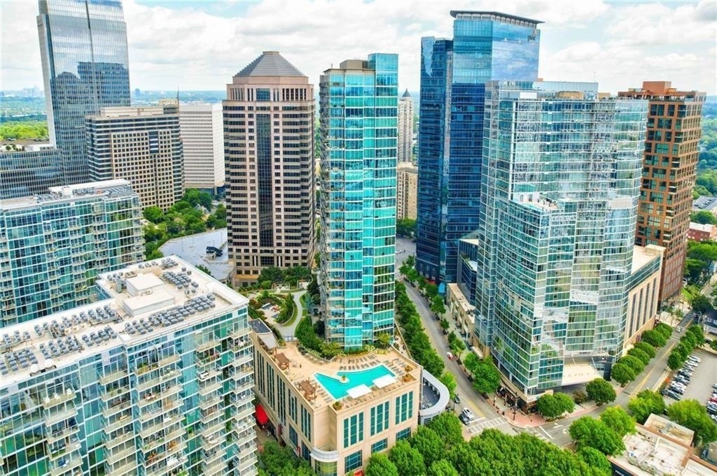 1080 Peachtree Street Ne - Photo 2