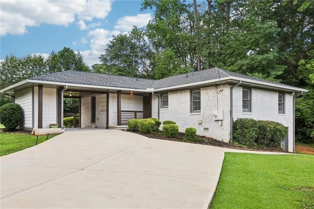 3731 N Druid Hills Road N - Photo 0