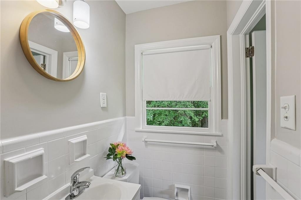 3731 N Druid Hills Road N - Photo 2