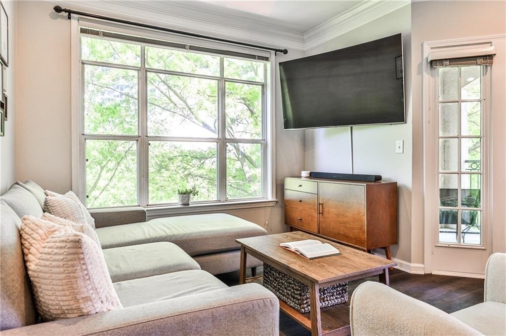 955 Juniper Street Ne - Photo 2