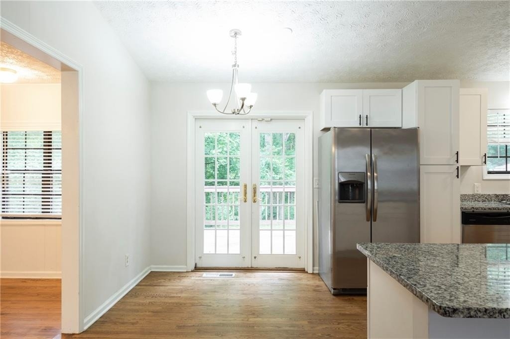 2423 Falcon Court - Photo 7