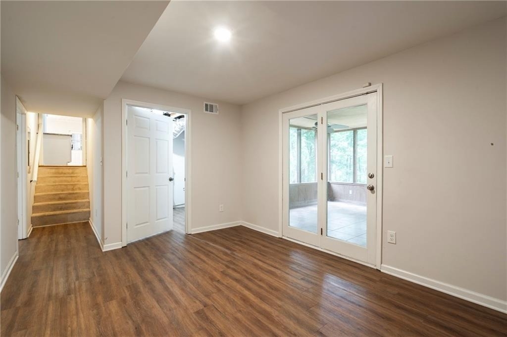 2423 Falcon Court - Photo 21