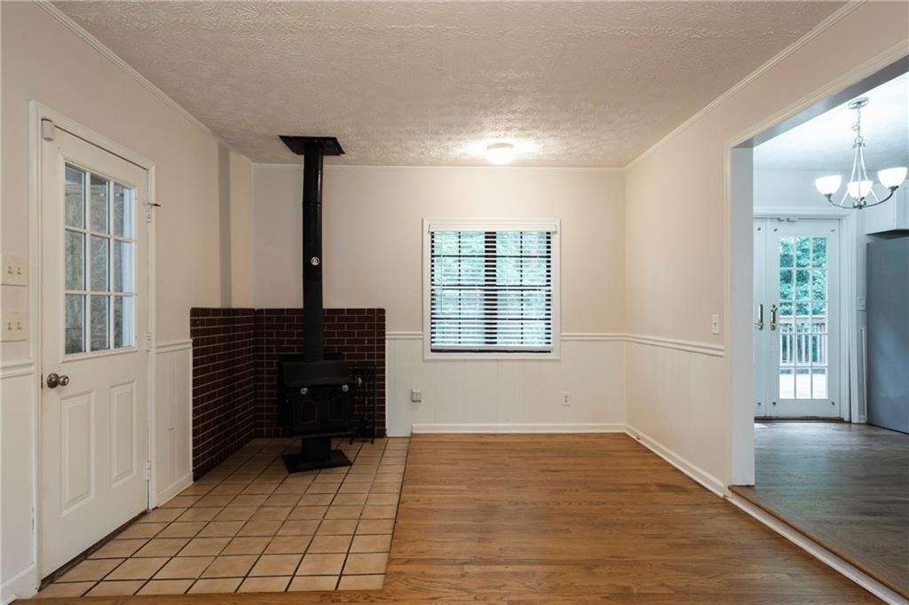 2423 Falcon Court - Photo 10