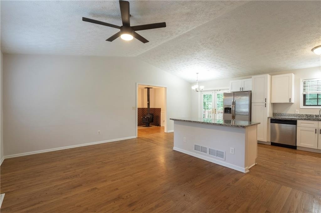 2423 Falcon Court - Photo 2