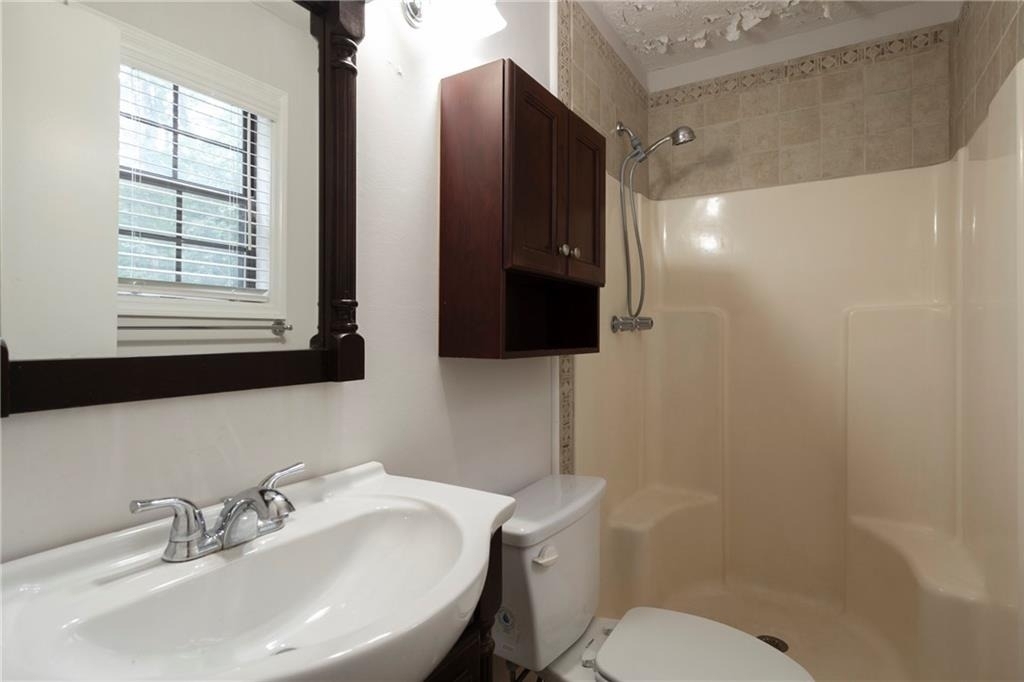 2423 Falcon Court - Photo 14