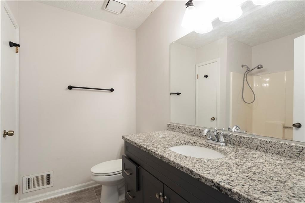 2423 Falcon Court - Photo 16