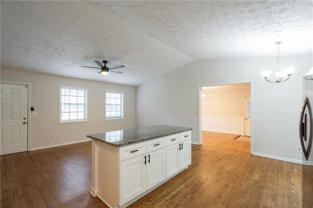 2423 Falcon Court - Photo 5