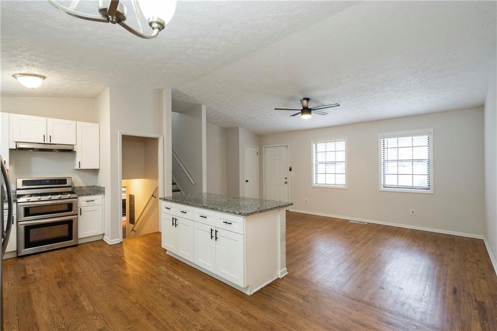 2423 Falcon Court - Photo 9