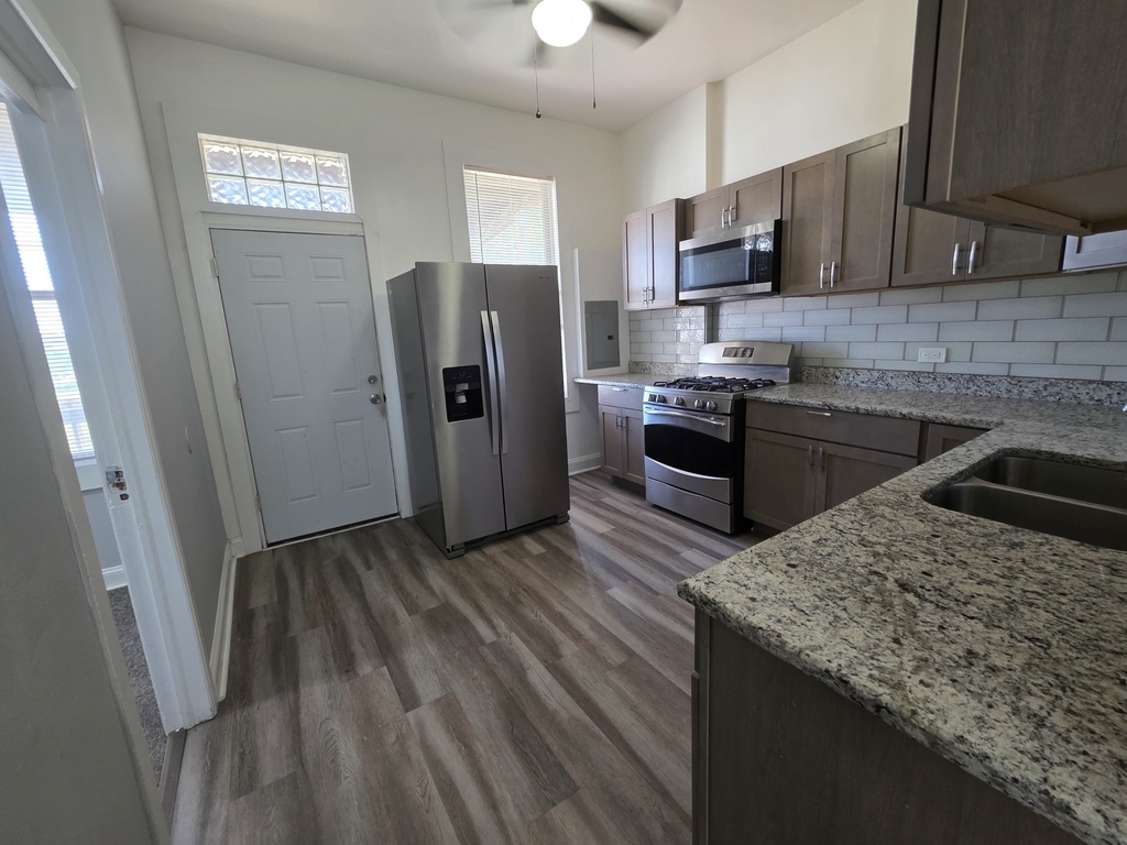 5319 S Indiana Avenue - Photo 5