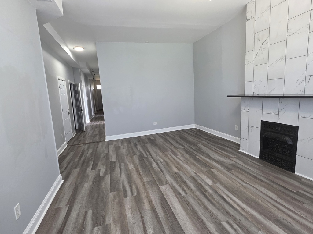 5319 S Indiana Avenue - Photo 1