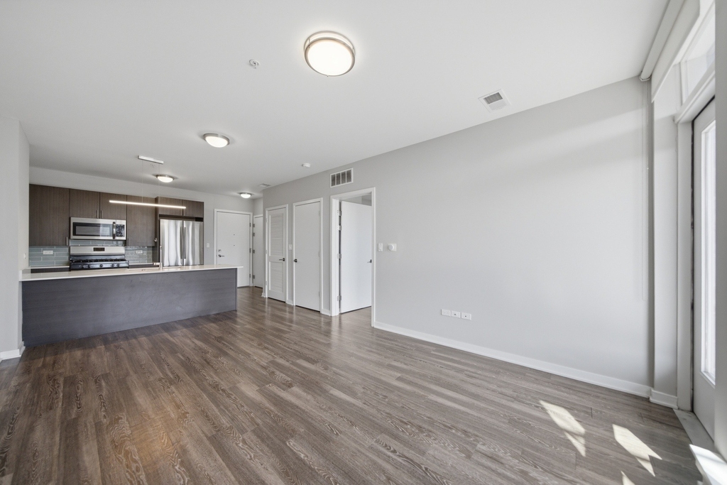 1552 N North Park Avenue - Photo 3