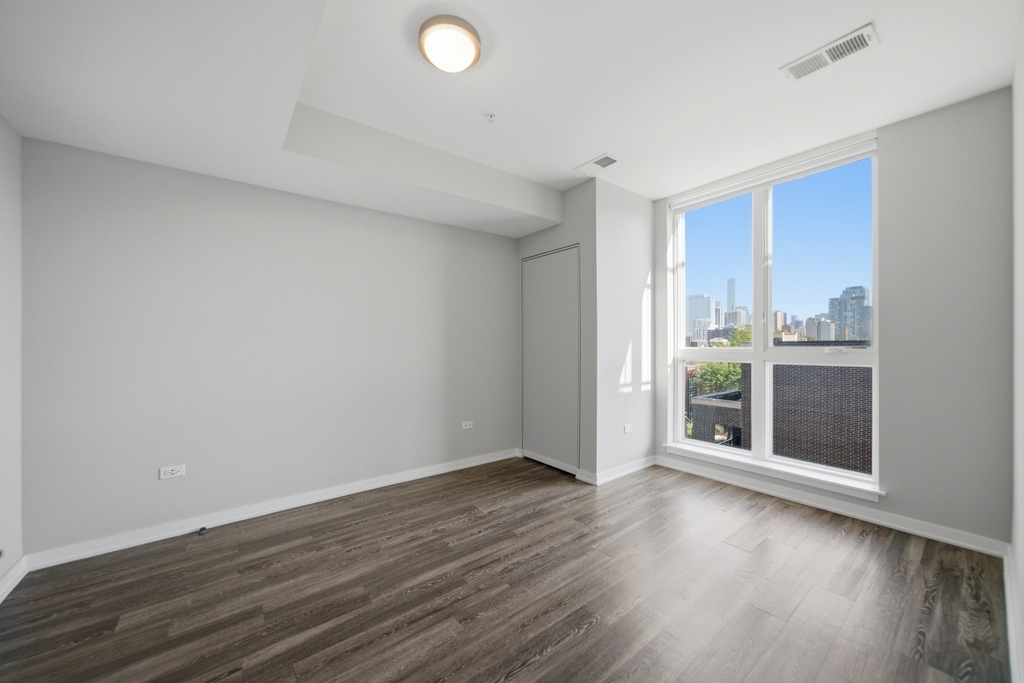 1552 N North Park Avenue - Photo 10