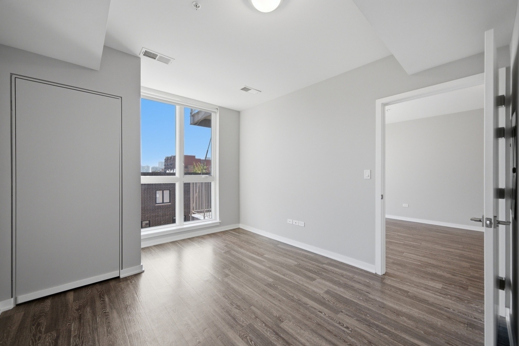 1552 N North Park Avenue - Photo 11