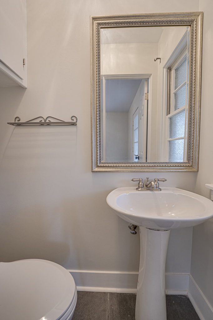 219 Spring Avenue - Photo 12