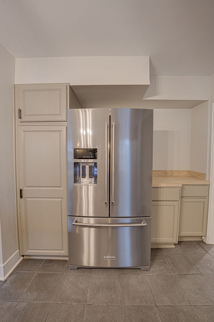 219 Spring Avenue - Photo 8