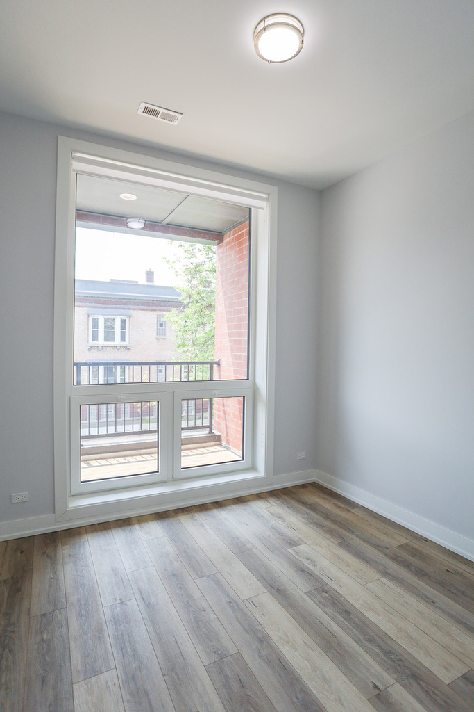 2402 W Carmen Avenue - Photo 7