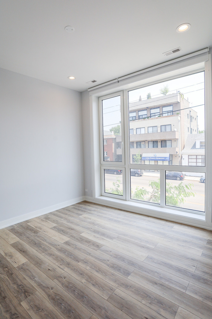 2402 W Carmen Avenue - Photo 10