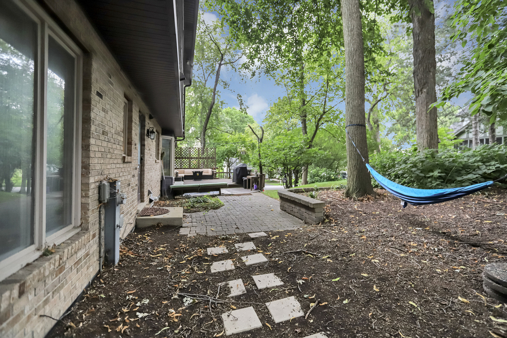 985 Chapel Court N - Photo 44