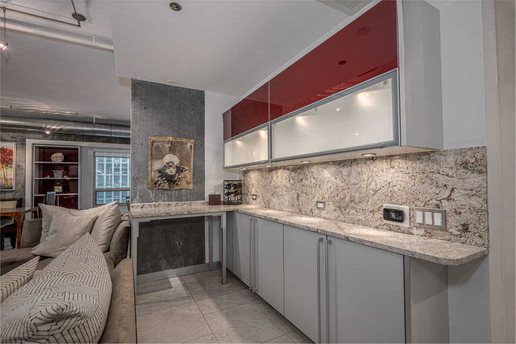 800 N Michigan Avenue - Photo 3