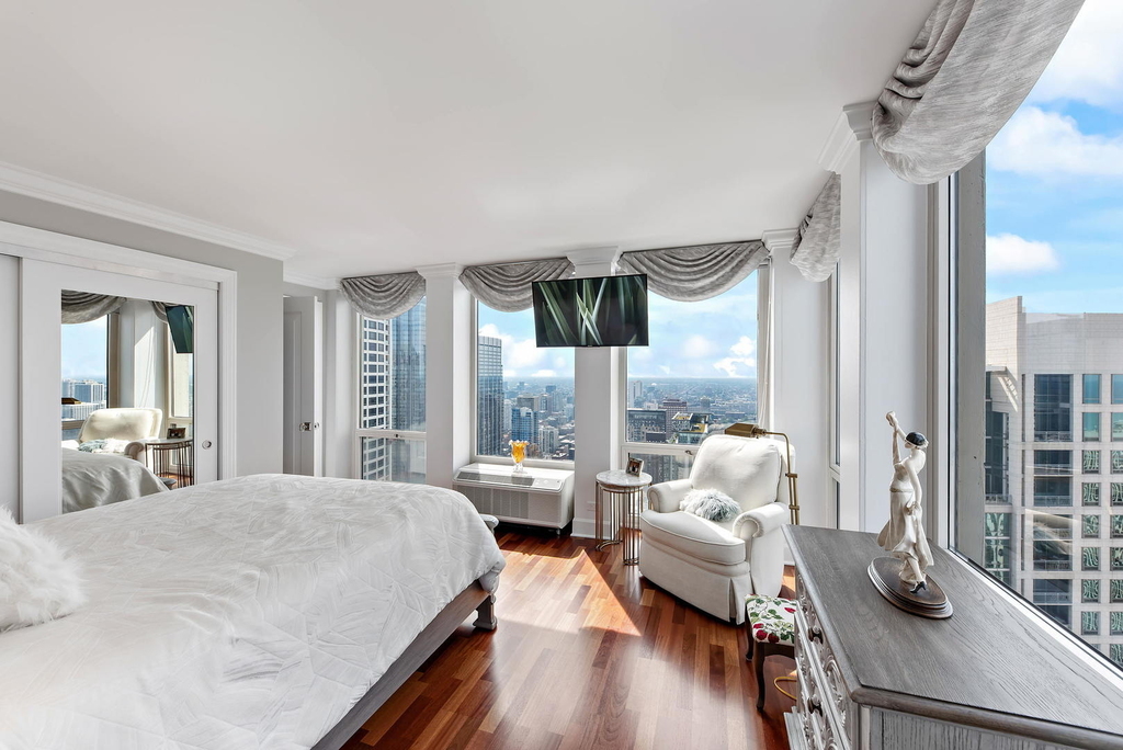 111 E Chestnut Street - Photo 14