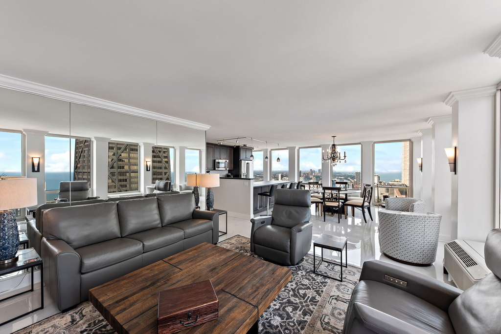 111 E Chestnut Street - Photo 5
