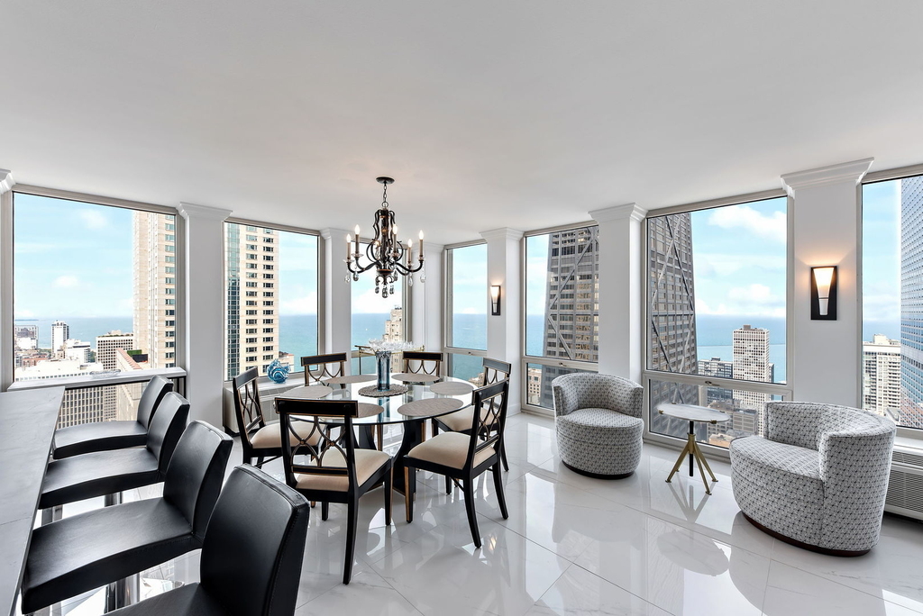 111 E Chestnut Street - Photo 1