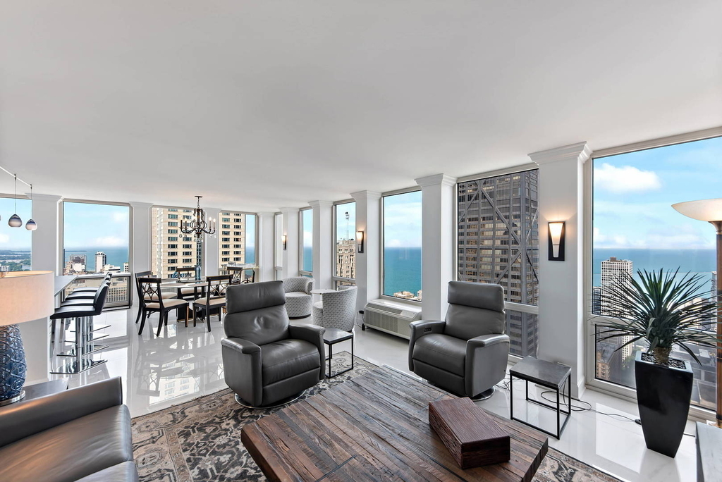 111 E Chestnut Street - Photo 4