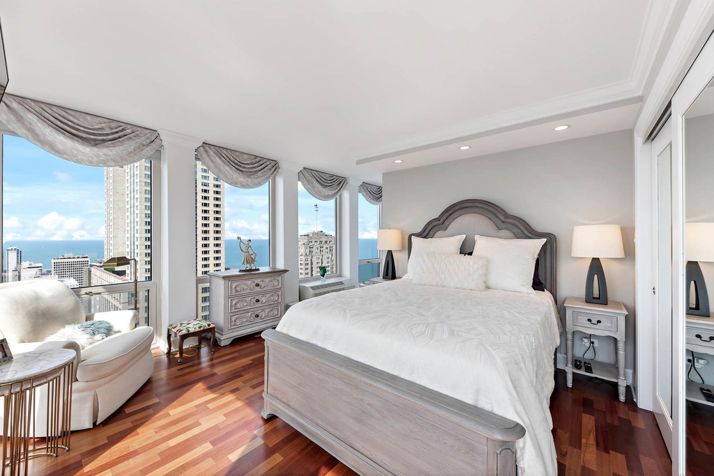 111 E Chestnut Street - Photo 13