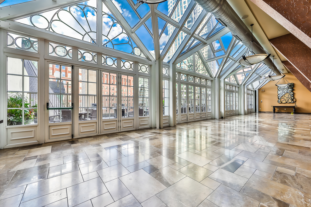 111 E Chestnut Street - Photo 22