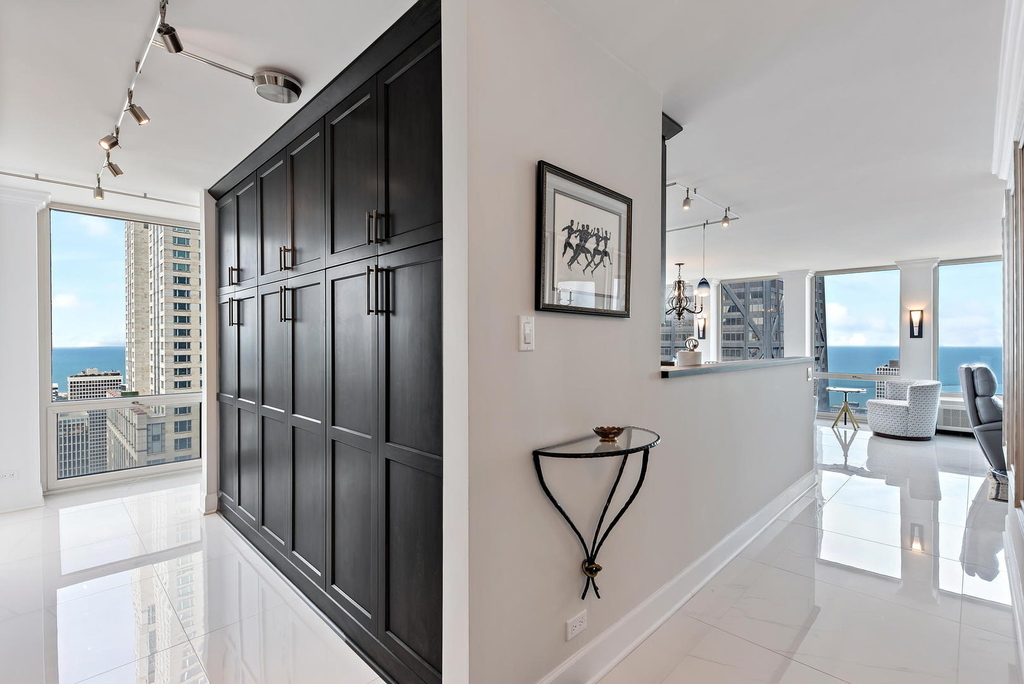 111 E Chestnut Street - Photo 12