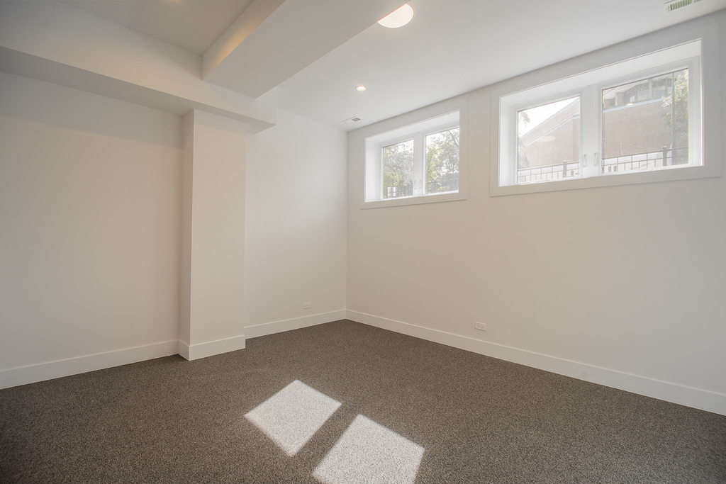 2042 W Washington Boulevard - Photo 17