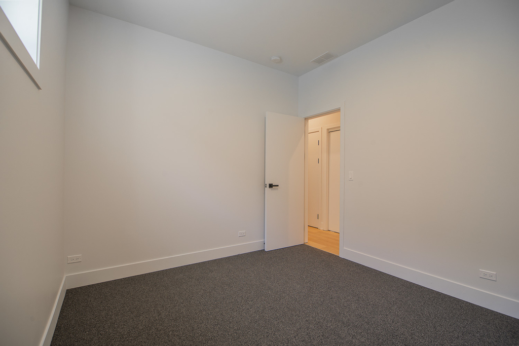 2042 W Washington Boulevard - Photo 26