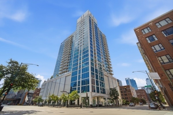 757 N Orleans Street - Photo 0