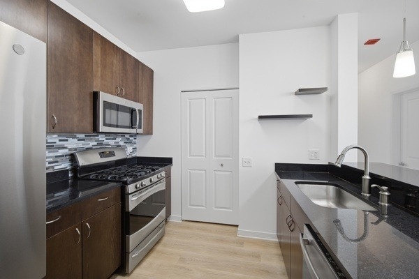 757 N Orleans Street - Photo 8