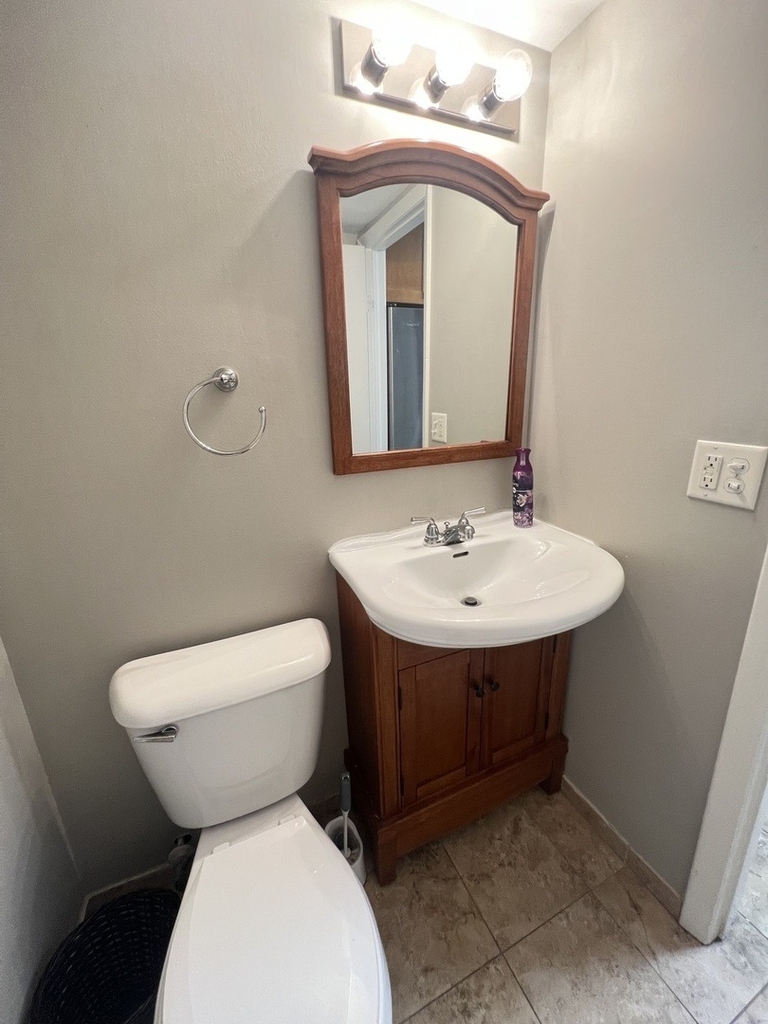 323 Meadow Court - Photo 11
